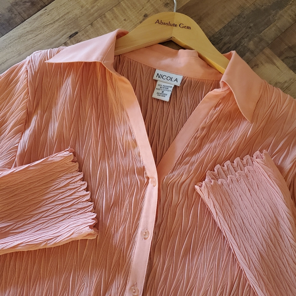 Nicola salmon pink collared crinkle scalloped blouse top button down shirt small